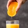 Comment presser une orange sans presse-oranges ? 🍊